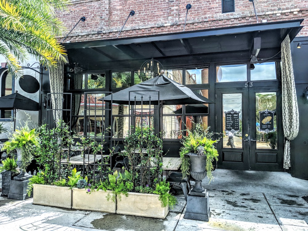 Ivy on the Square outdoor seating