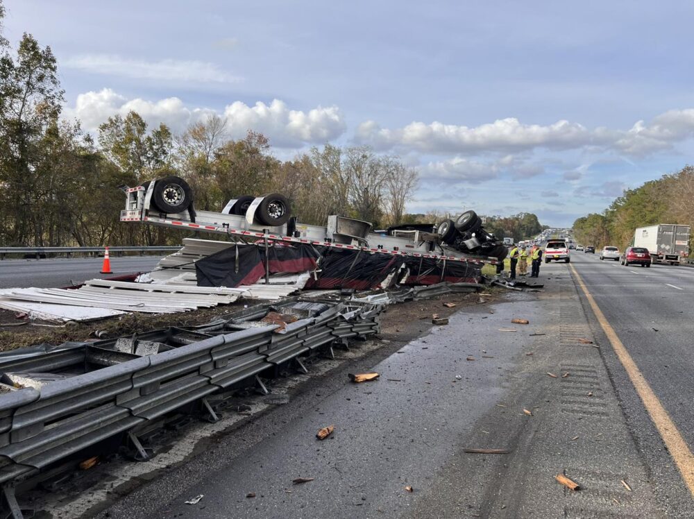 Semi truck rollover on Interstate 75 in Marion County, near mile marker 370, on December 12, 2023 (photo Marion County Fire Rescue) 3